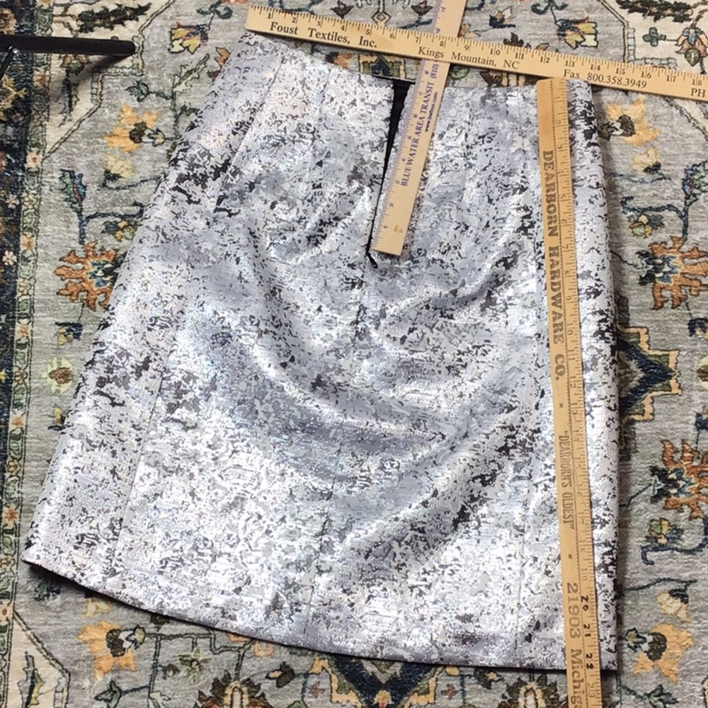 🪞Ellen Tracy Silver Metallic A-Line Knee Length Lined Back Zip - Picture 7 of 9
